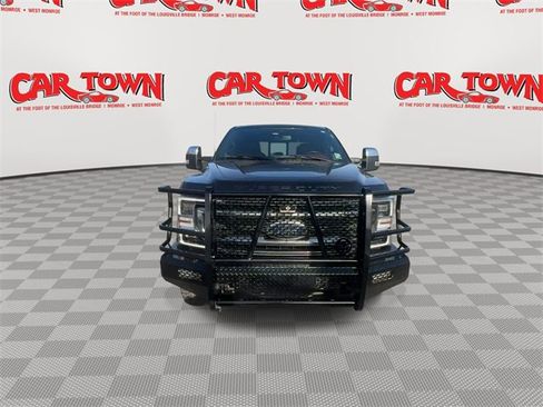 Used 2022 Ford F250 Platinum w/ FX4 Off-Road Package image 3