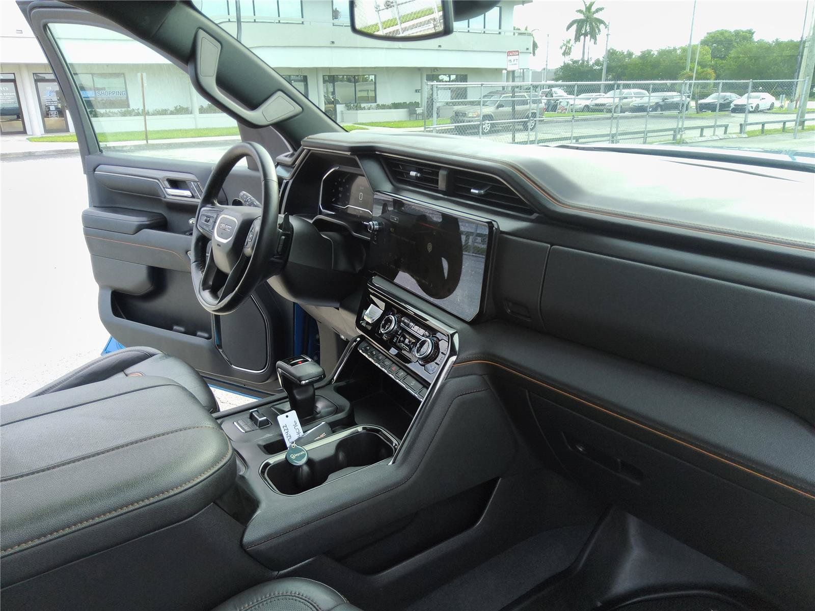 Used 2023 GMC Sierra 1500 AT4 w/ AT4 Premium Package AWD/4WD image 31