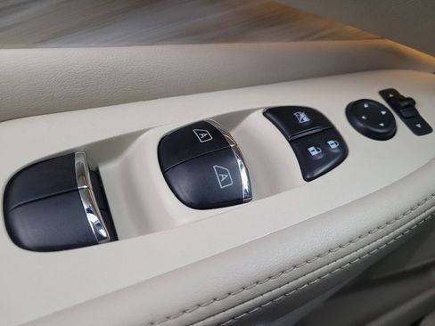 Used 2018 Nissan Murano Platinum image 27