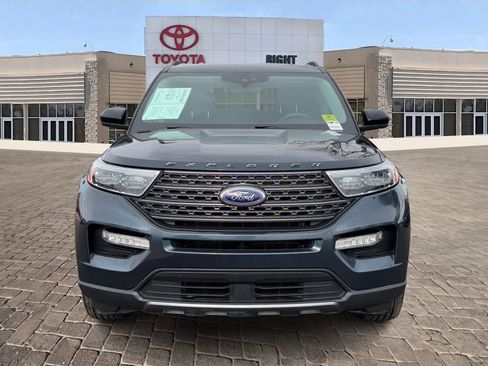 Used 2024 Ford Explorer XLT w/ Equipment Group 202A image 6