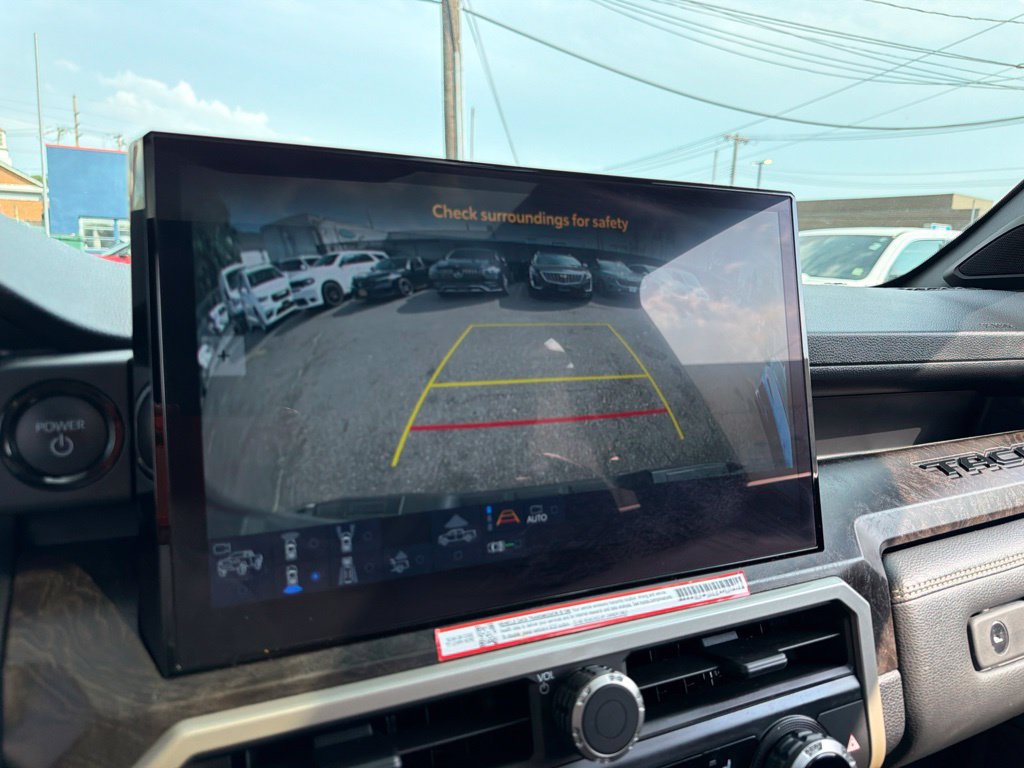 Used 2024 Toyota Tacoma Limited AWD/4WD image 34