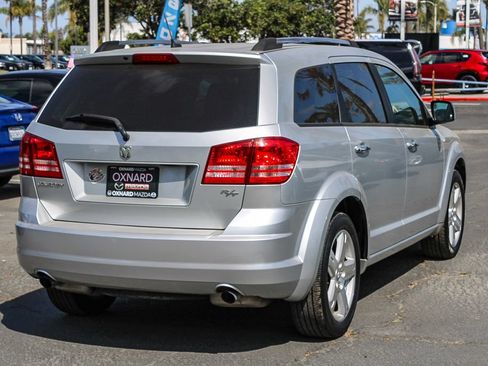Used 2009 Dodge Journey R/T w/ Flexible Seating Group FWD image 4