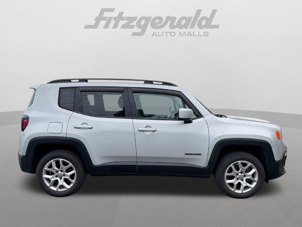 Used 2015 Jeep Renegade Latitude AWD/4WD image 5