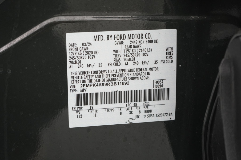 Certified 2024 Ford Edge Titanium w/ Equipment Group 301A AWD/4WD image 28