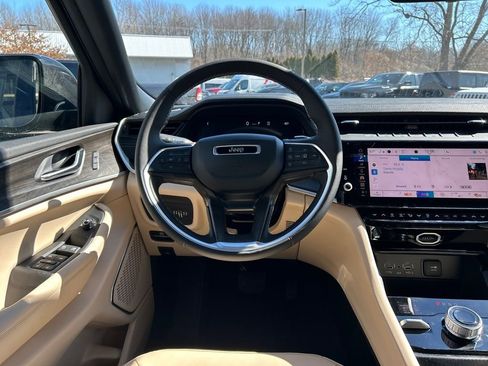 New 2026 Jeep Grand Cherokee Limited image 15