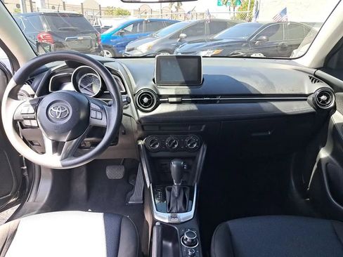 Used 2018 Toyota Yaris iA image 38