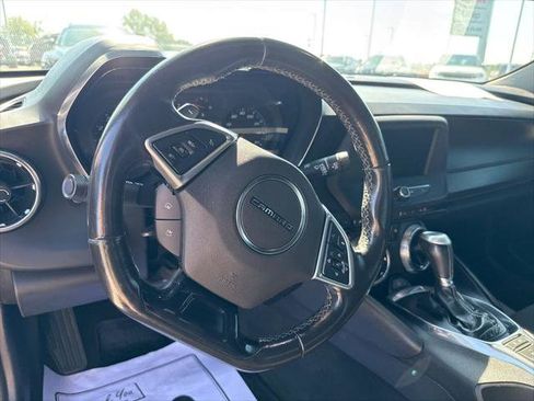 Used 2020 Chevrolet Camaro LT image 9