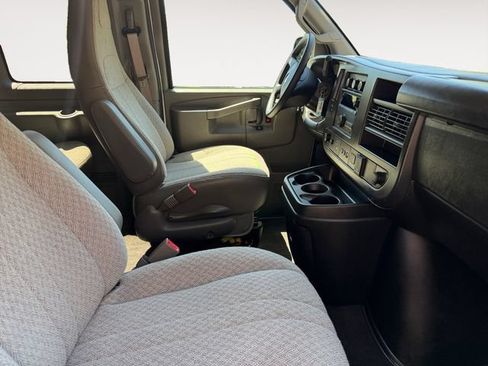 Used 2025 Chevrolet Express 3500 LT w/ LT Preferred Equipment Group RWD image 15