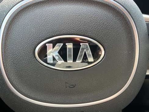 Certified 2021 Kia Sorento S w/ Panoramic Sunroof Package AWD/4WD image 31
