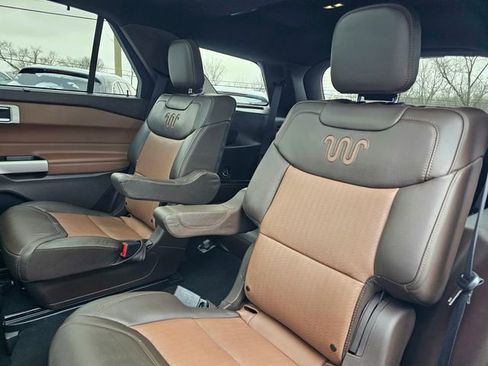 Used 2022 Ford Explorer King Ranch w/ Premium Technology Package AWD/4WD image 27