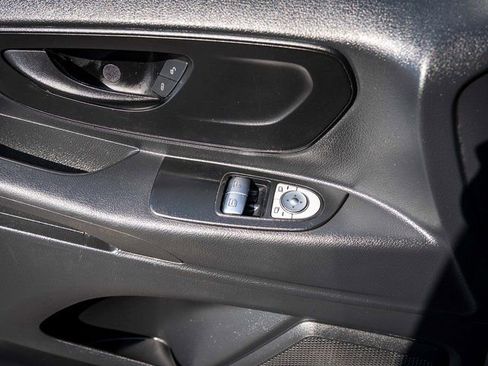 Used 2022 Mercedes-Benz Metris image 25