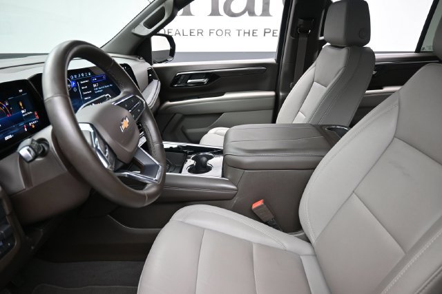 Used 2025 Chevrolet Tahoe LT w/ Comfort Package AWD/4WD image 16