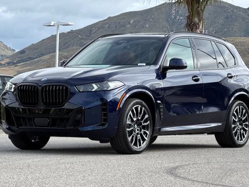 New 2026 BMW X5 xDrive50e w/ M Sport Package AWD/4WD image 7