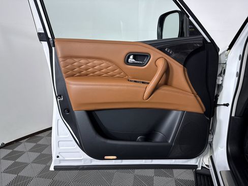 Used 2019 INFINITI QX80 Luxe w/ Proactive Package AWD/4WD image 29