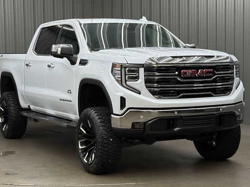 Used 2026 GMC Sierra 1500 SLT w/ SLT Premium Plus Package AWD/4WD image 7