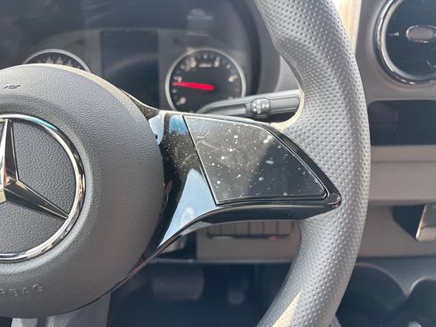 Used 2025 Mercedes-Benz Sprinter 2500 image 9