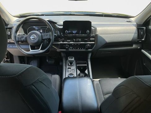 Used 2023 Nissan Pathfinder SV w/ SV Premium Package AWD/4WD image 11