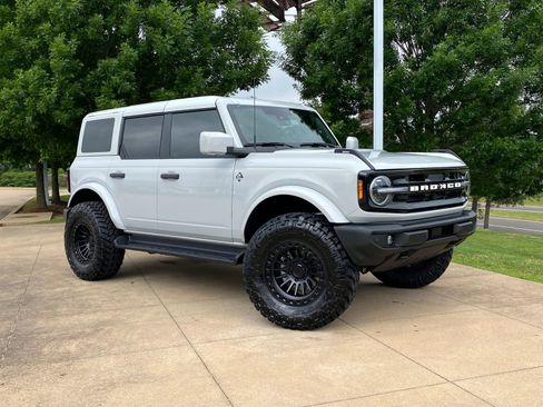 Used 2026 Ford Bronco Outer Banks AWD/4WD image 1