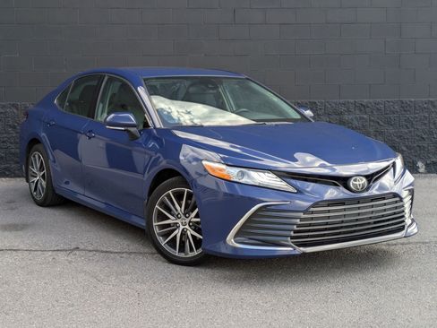 Used 2023 Toyota Camry XLE w/ Cold Weather Package AWD/4WD image 3