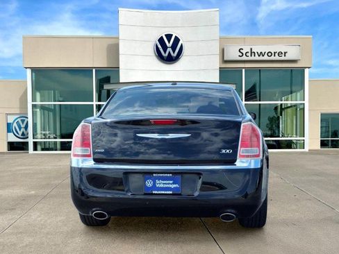 Used 2013 Chrysler 300 AWD w/ Driver Convenience Group image 7