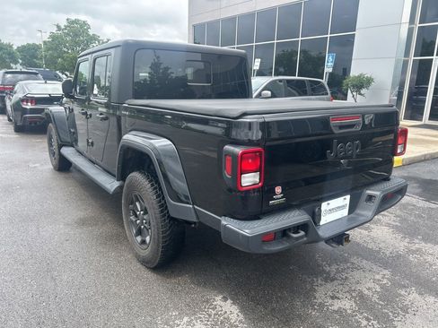 Used 2022 Jeep Gladiator Sport AWD/4WD image 5