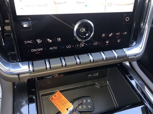 New 2026 GMC Yukon Elevation w/ Elevation Premium Package AWD/4WD image 18