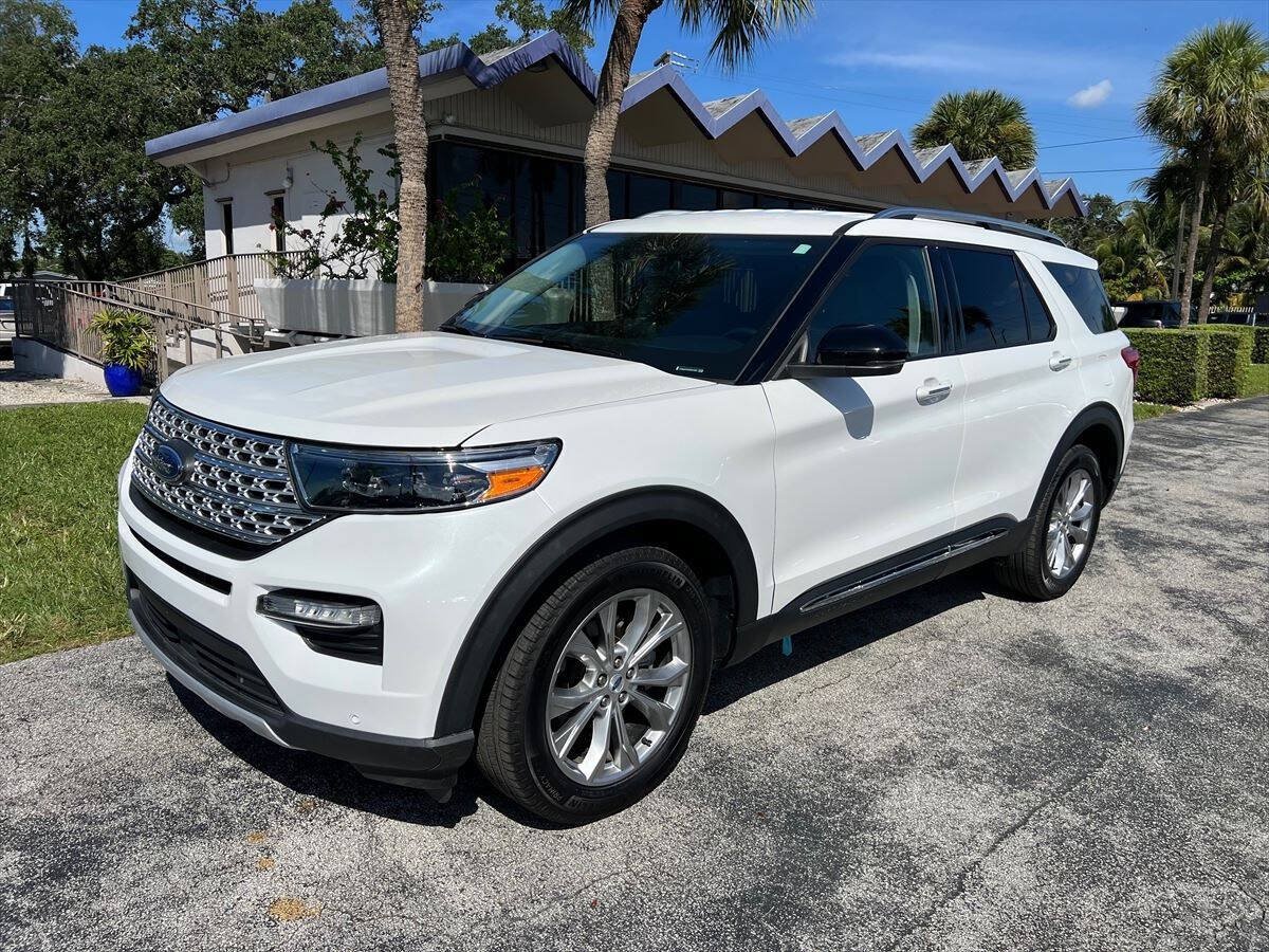 Used 2024 Ford Explorer Limited w/ Limited Technology Package AWD/4WD image 2