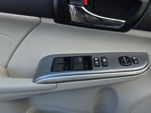 Used 2014 Toyota Camry XLE w/ Leather Package FWD image 12