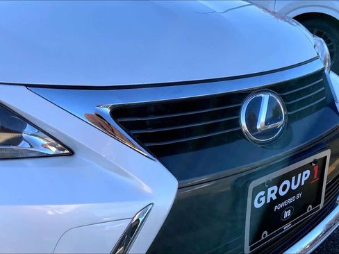 Used 2016 Lexus CT 200h image 29