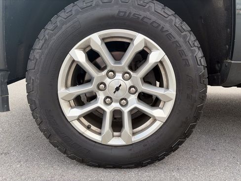 Used 2019 Chevrolet Silverado 1500 W/T AWD/4WD image 14