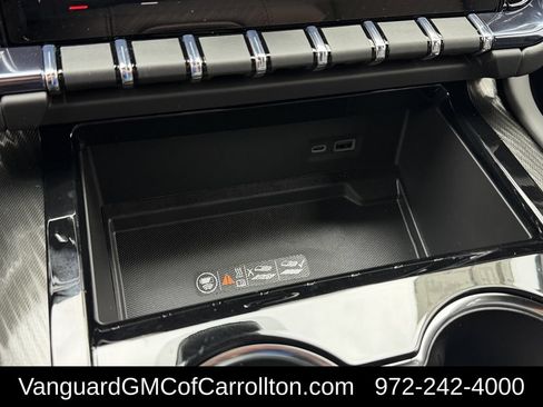 New 2026 GMC Yukon XL AT4 w/ AT4 Premium Plus Package AWD/4WD image 18