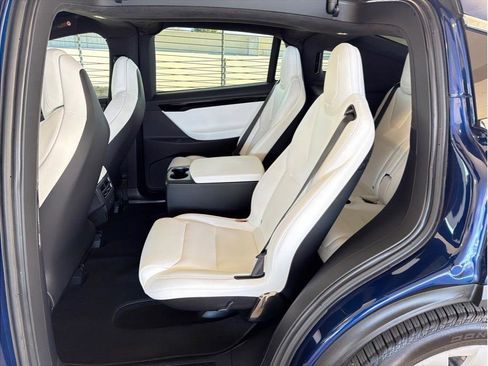 Used 2018 Tesla Model X 100D image 11
