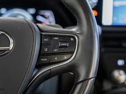 Used 2023 Lexus ES 300h w/ Luxury Package image 27