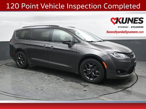 Used 2020 Chrysler Pacifica Touring-L Plus image 1