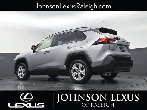 Used 2019 Toyota RAV4 XLE w/ Convenience Package FWD image 17