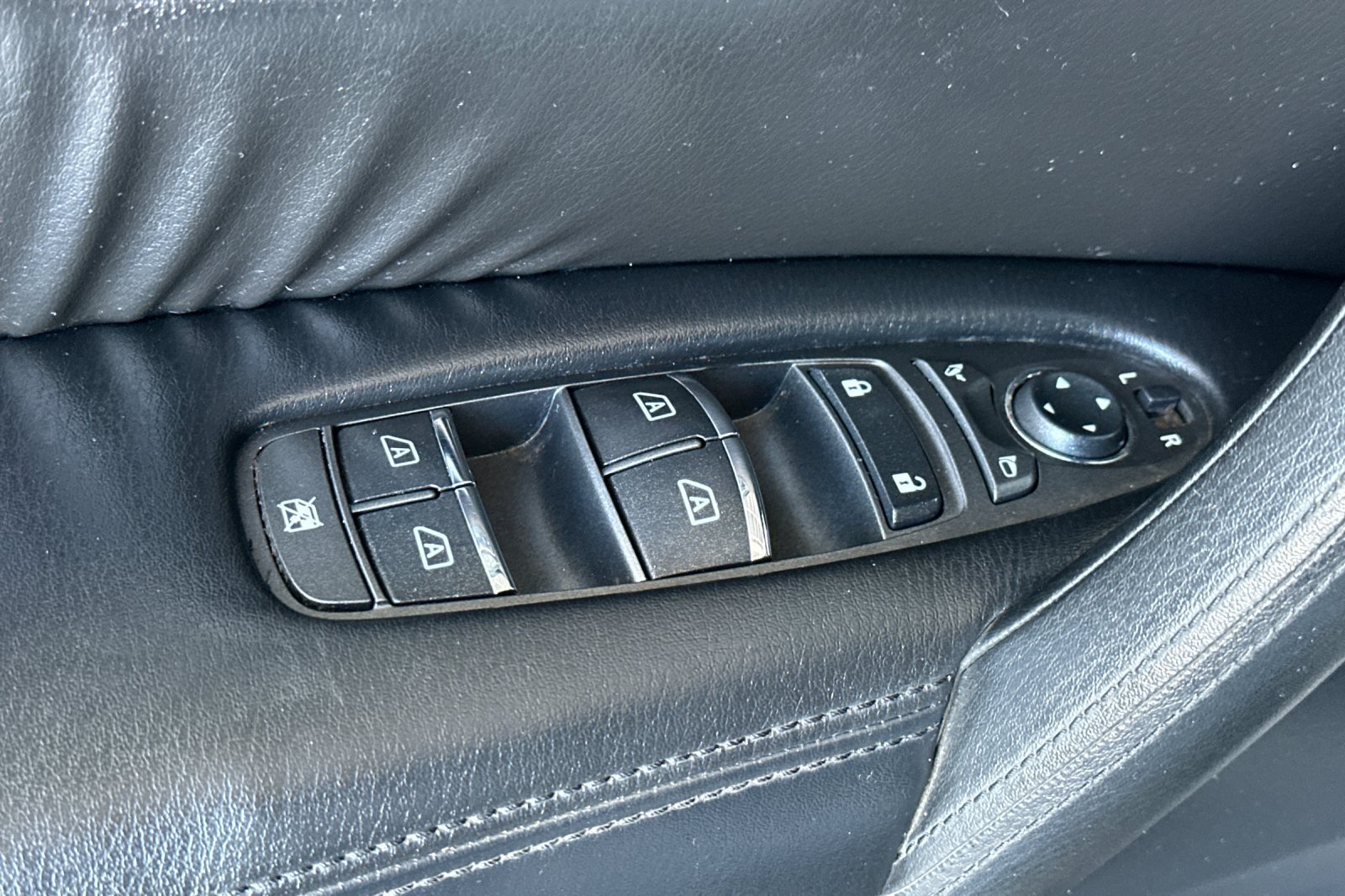 Used 2022 Nissan Armada SL RWD image 12