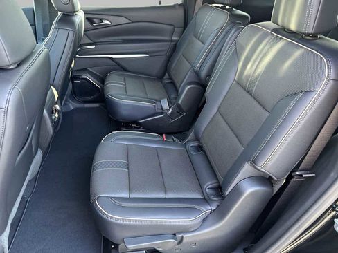 New 2026 Chevrolet Traverse High Country image 13