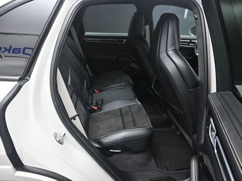 Used 2021 Porsche Cayenne GTS image 36