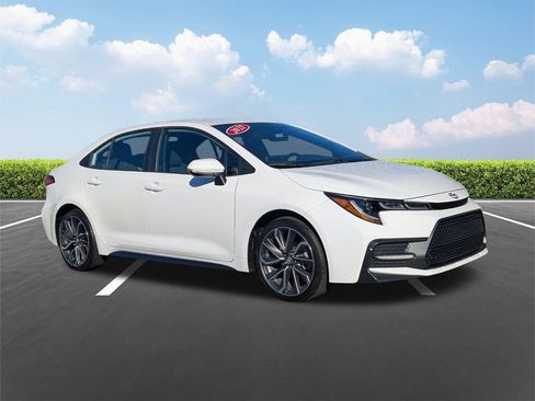 Used 2021 Toyota Corolla SE image 2