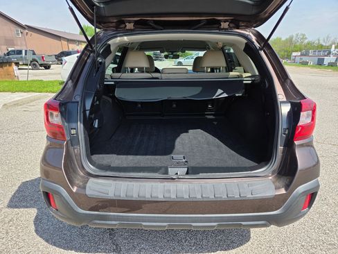 Used 2019 Subaru Outback 3.6R Limited w/ Popular Package #2 AWD/4WD image 16