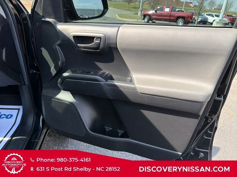 Used 2022 Toyota Tacoma SR image 34