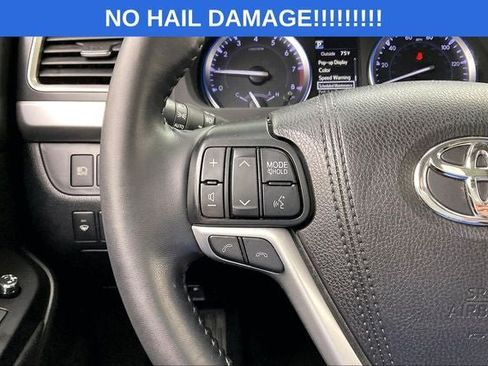 Used 2019 Toyota Highlander XLE AWD/4WD image 23