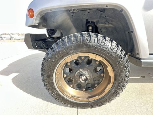 Used 2016 Jeep Wrangler Unlimited Sahara w/ Connectivity Group image 28