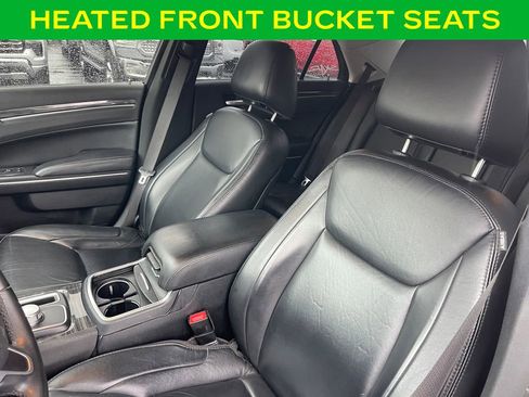 Used 2017 Chrysler 300 Limited image 16