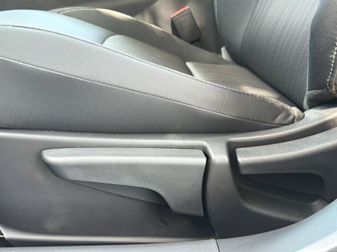 Used 2025 Nissan Altima 2.5 S FWD image 13