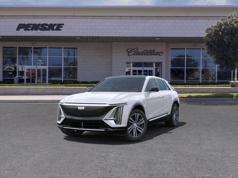 New 2025 Cadillac Lyriq Luxury image 8
