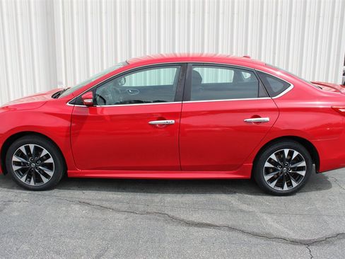 Used 2019 Nissan Sentra SR image 5