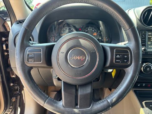 Used 2014 Jeep Patriot Latitude image 12