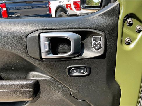 Used 2022 Jeep Wrangler Sport AWD/4WD image 38