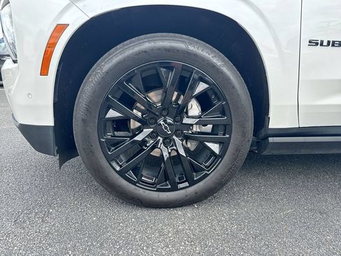 Used 2025 Chevrolet Suburban High Country AWD/4WD image 29
